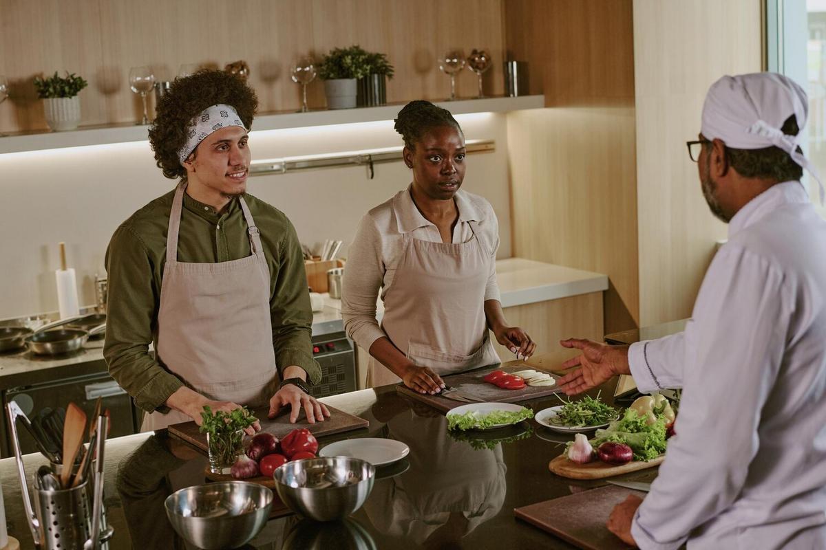 Gastronomic Adventures: Virtual Cooking Classes Led by International Chefs